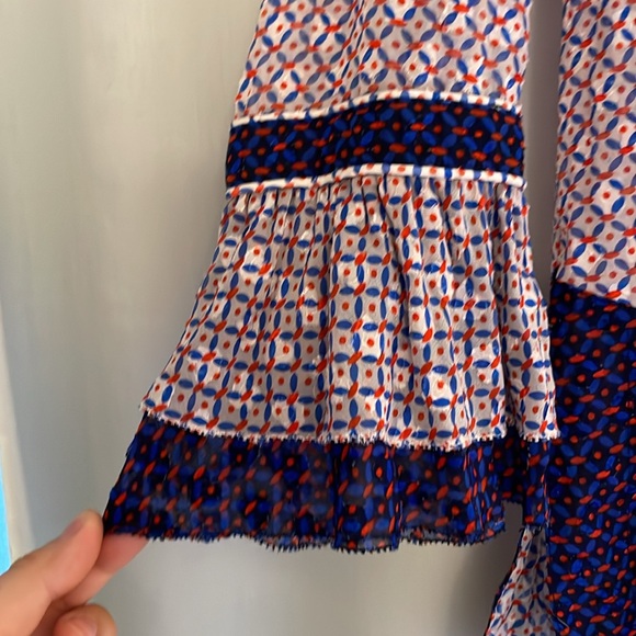 Tory Burch Women's Silk Blend‎ Patterned Blouse with Ruffle Trim, size 0 (small) - Picture 3 of 5